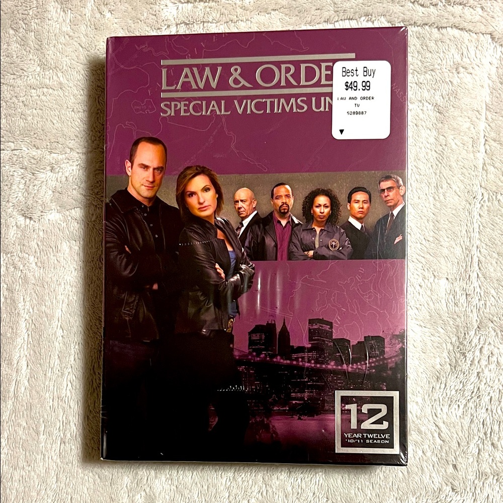 Universal Law & Order: SVU Season 12 DVD - Purple Cover